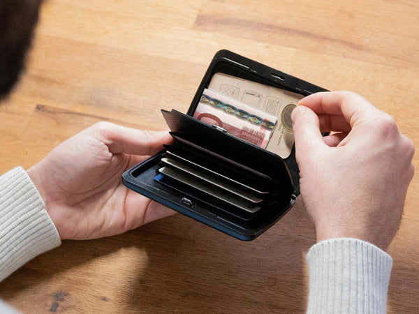 Ogon Smart Case Oslo / Large / Twill Carbon Fiber Wallet